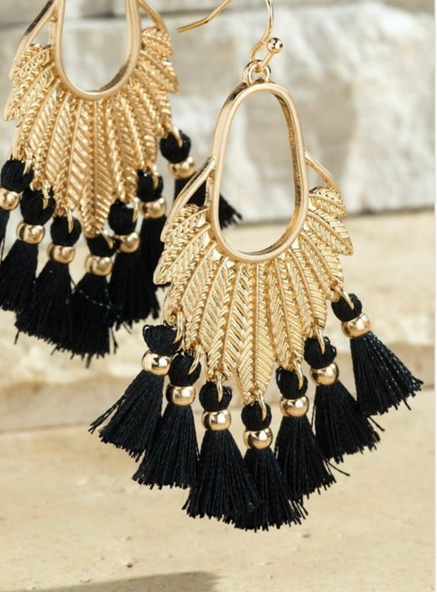 DAFFOLDILY TASSELS EARRING